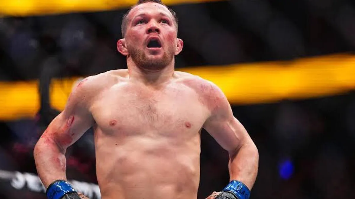 İsrael Adesanya və Petr Yan Tiger Muay Thai zalında sparrinq zamanı