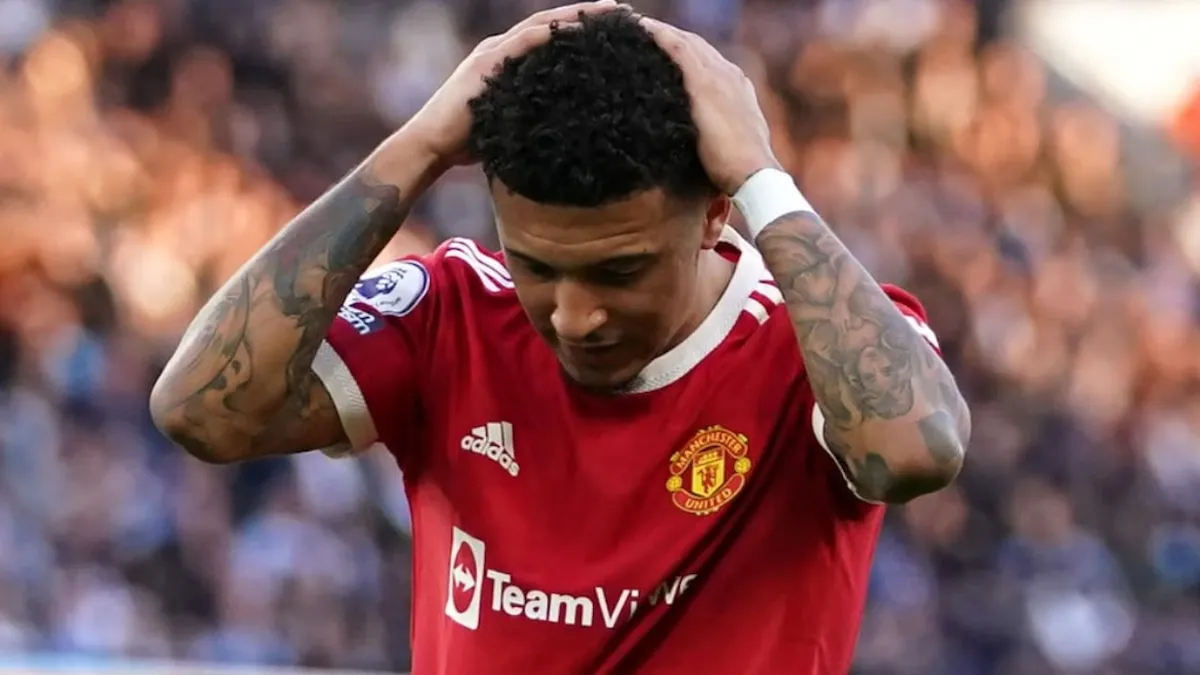 Jadon Sancho maç sırasında takım formasını giymiş görüntüsü