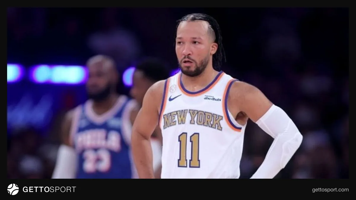 Jalen Brunson maç sonrası basın toplantısında konuşurken