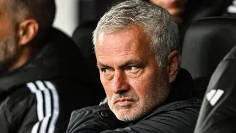 Jose Mourinho röportaj verirken yakın plan çekim