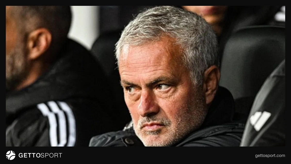 Jose Mourinho röportaj verirken yakın plan çekim