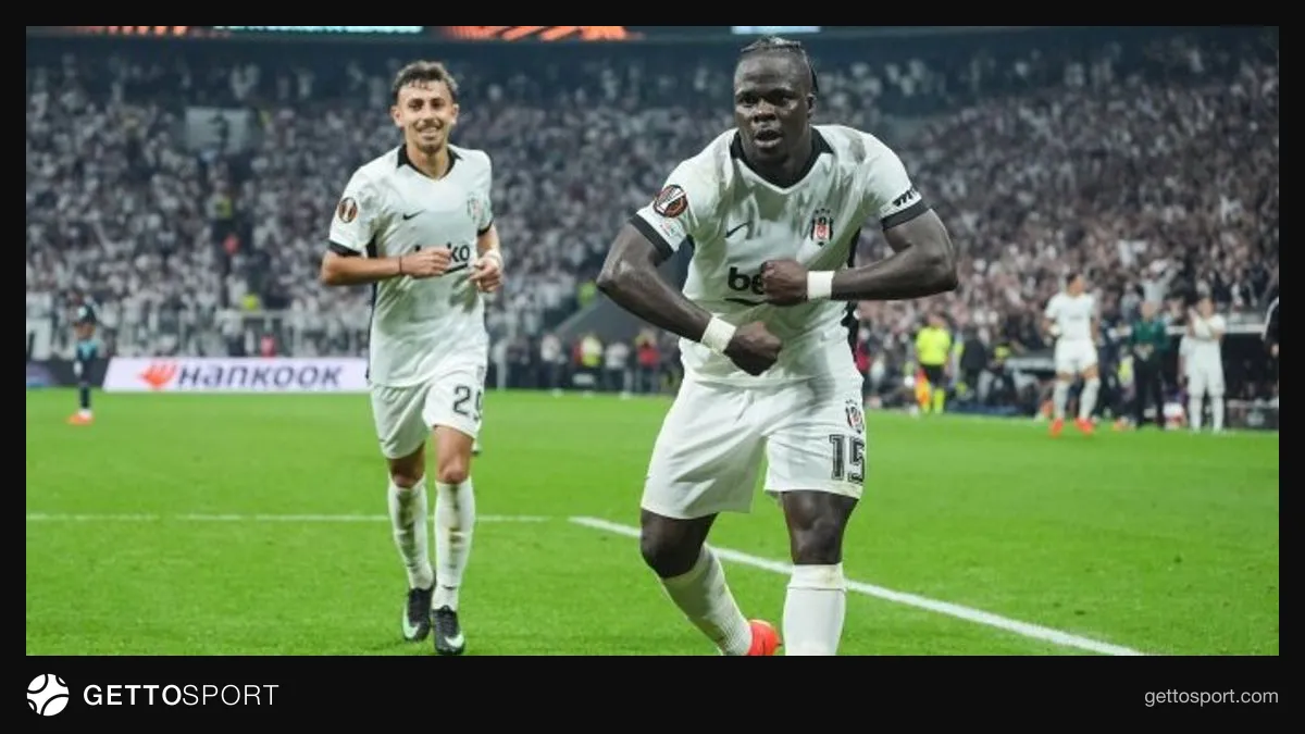 Beşiktaş formasıyla Junior Olaitan saha içinde