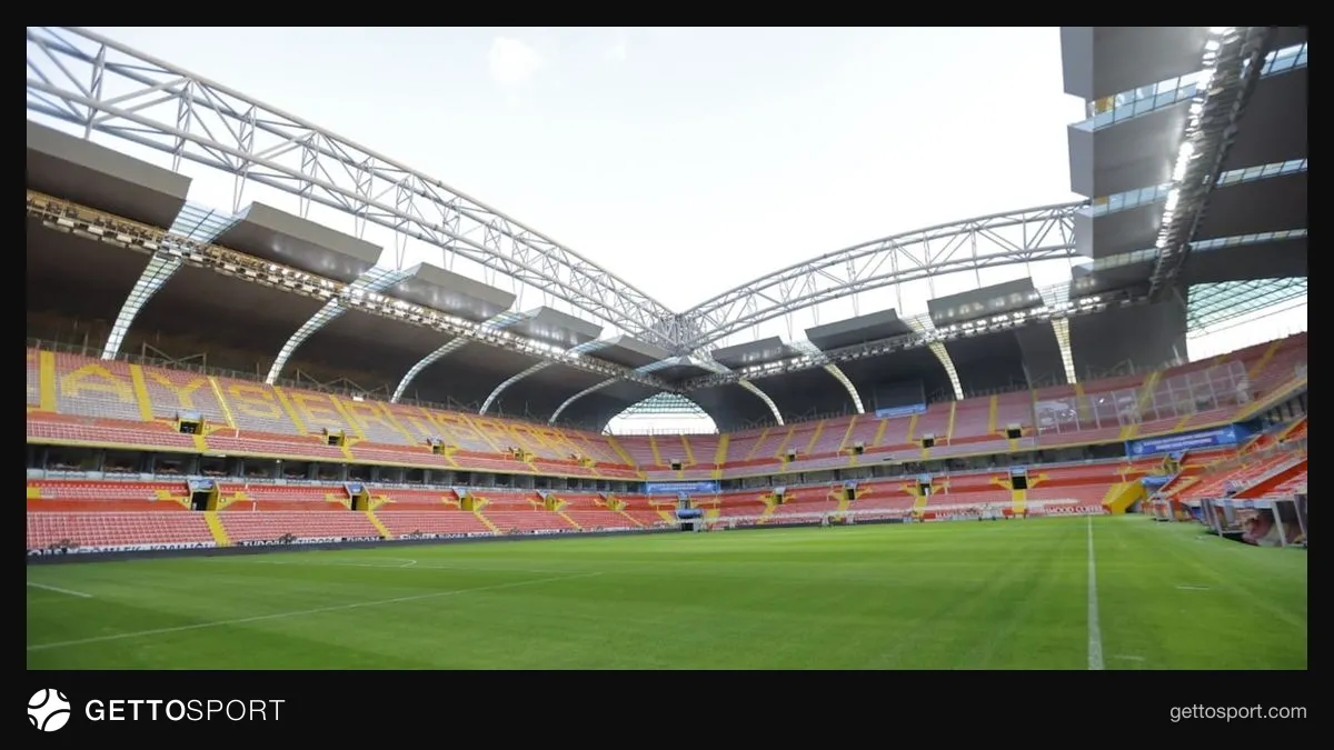 Yenilenmiş Kadir Has Stadyumu dış görünüşü ve tribünleri