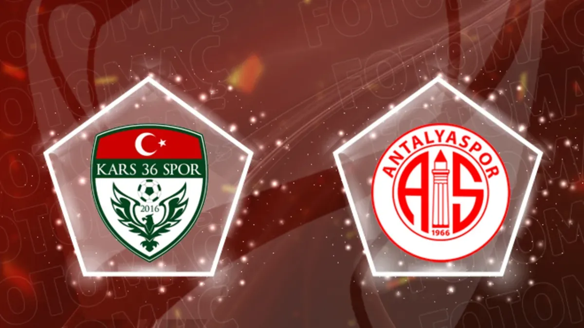 Kars 36 Spor ile Antalyaspor takımlarının sahaya çıkış anı