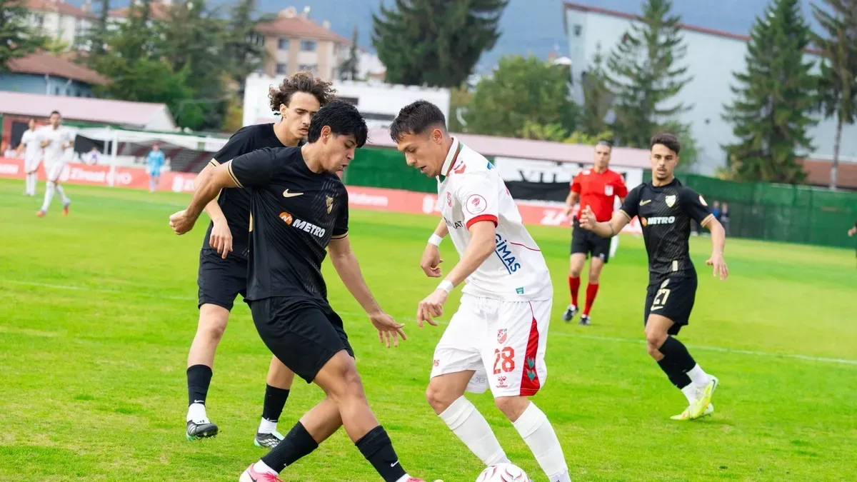 Karşıyaka futbolcuları Bolu deplasmanında sevinç yaşarken
