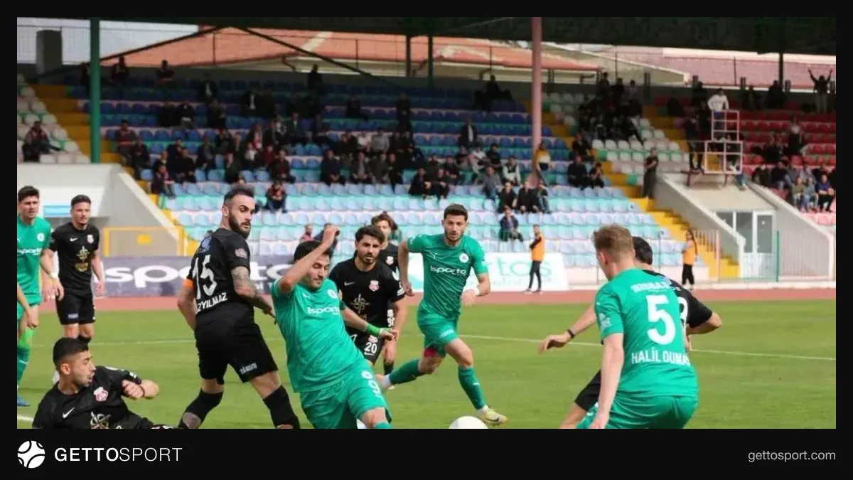 Kastamonuspor ve Isparta 32 Spor maçından oyuncuların saha görüntüsü