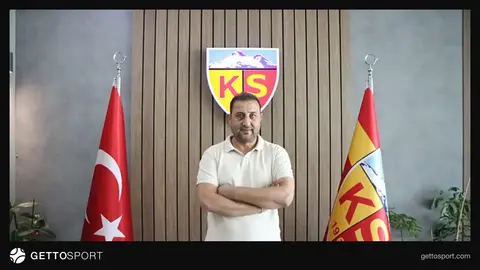 Kayserispor sportif direktörü Seyit İçgül basın toplantısında konuşurken