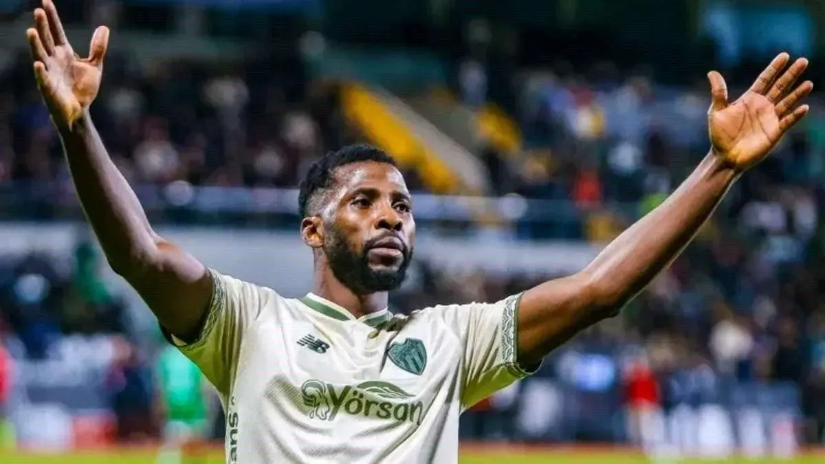 Kelechi Iheanacho Bursaspor formasıyla konuşurken