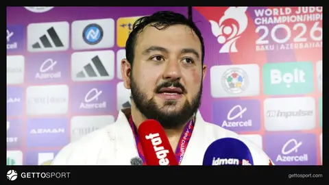 Kənan Nəsibov podiumda bürünc medal ilə