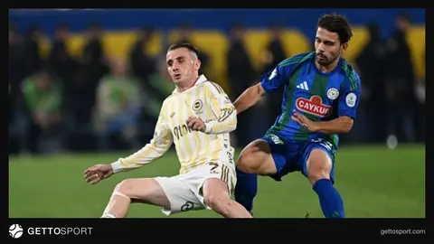 Fenerbahçe formasıyla Kerem Aktürkoğlu kaçırdığı pozisyonda yerde