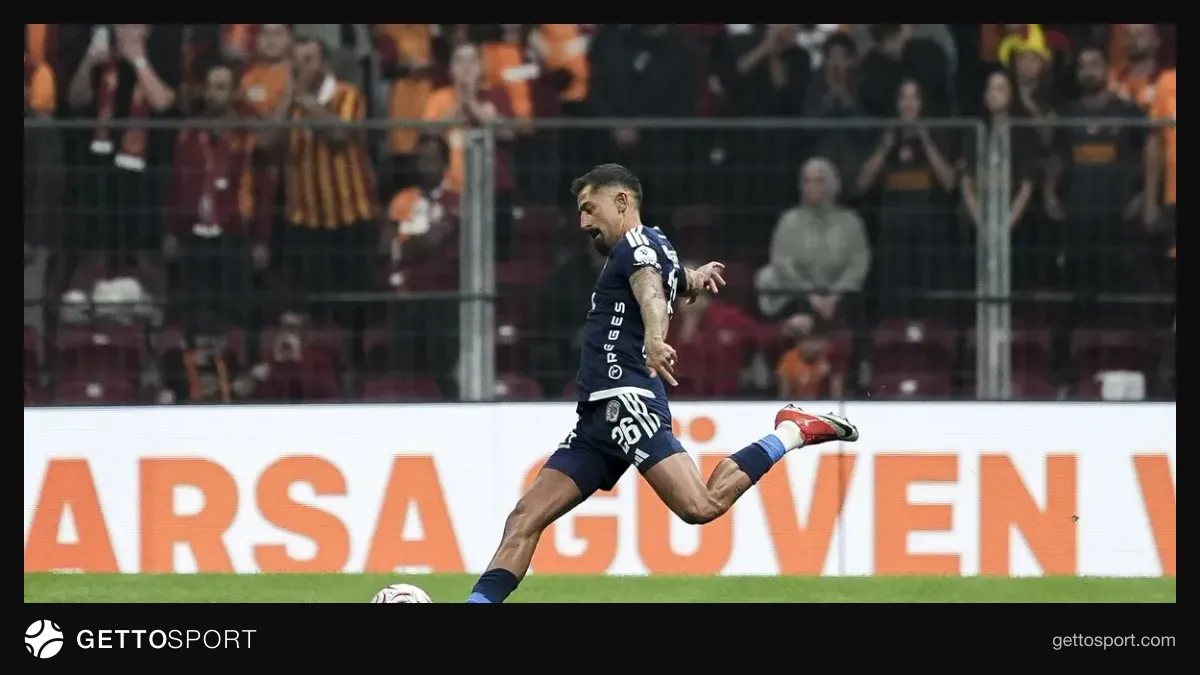 Kerem Demirbay maç sonrası açıklama yaparken