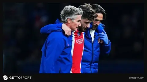 PSG formasıyla yerde acı çeken Khvicha Kvaratskhelia