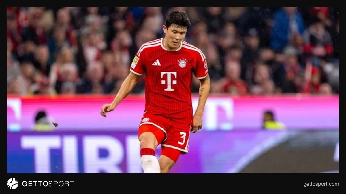 Kim Min-jae Bayern Münih formasıyla maç sırasında