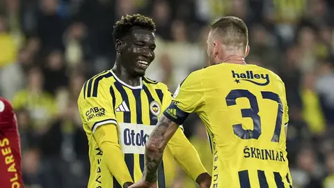 Kojo Oppong maç sonrası üzgün şekilde konuşurken