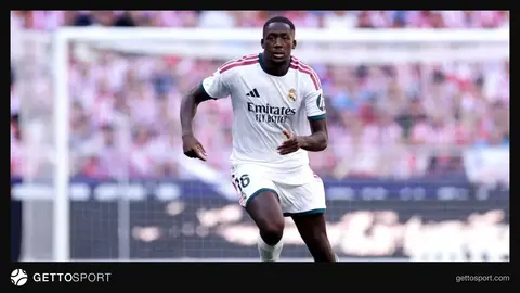 Konate mətbuat konfransında Real Madrid forması ilə