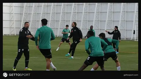 Konyaspor futbolcuları Murat Turum Tesisleri'nde antrenmanda
