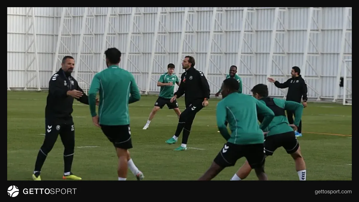 Konyaspor futbolcuları Murat Turum Tesisleri'nde antrenmanda