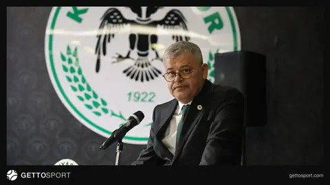 Ömer Atiker basın açıklaması yaparken
