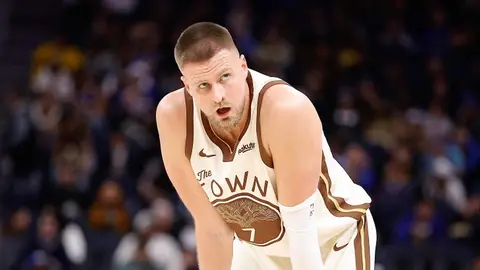 Kristaps Porziņqis "Qolden Steyt Uorriors"un formasında