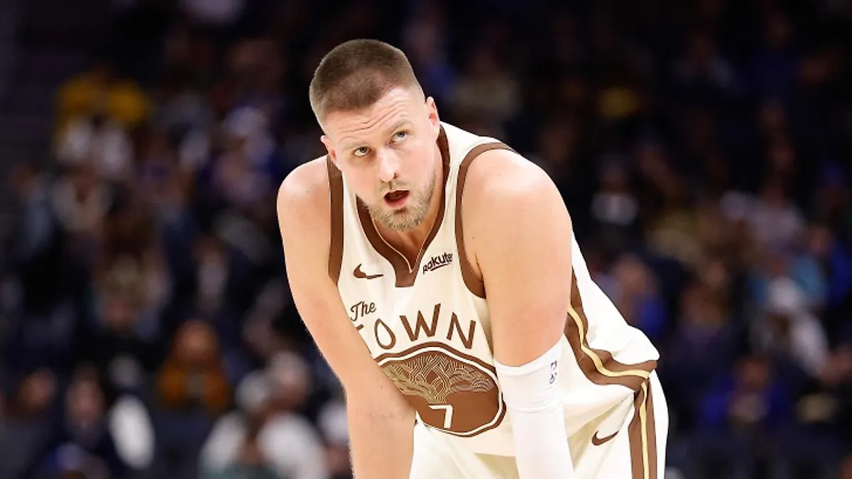 Kristaps Porziņqis "Qolden Steyt Uorriors"un formasında