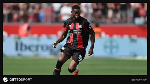 Kristian Kofane Bayer Leverkusen forması ilə meydanda