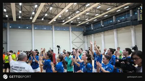 Mingəçevir Kür komandası və azarkeşlər Olimpiya İdman-Təhsil Mərkəzində