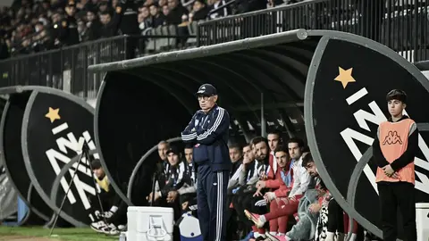 Kurban Berdiyev turun matç zamanı tribunada və ya meydanda