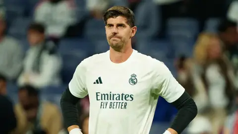Tibo Kurtua Lunin və Real Madrid forması