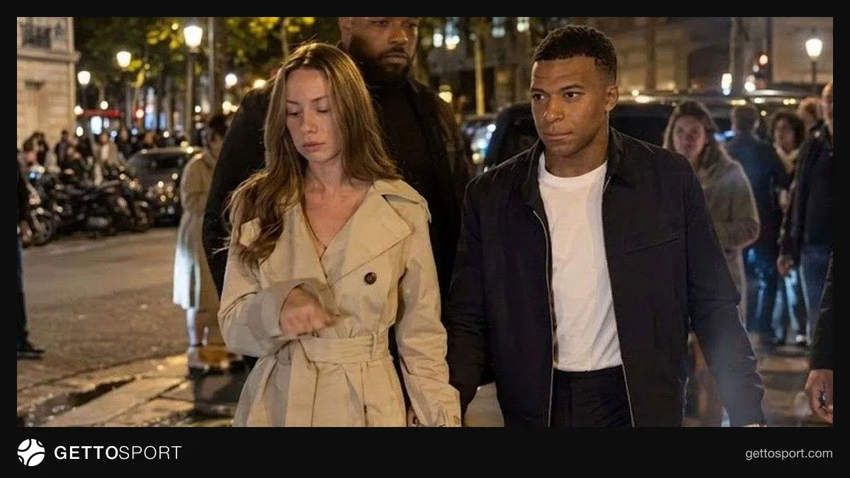 Kylian Mbappé gece kulübü çıkışı ve bisiklet sürerken