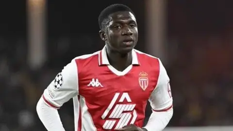 Lamin Kamara Monako forması ilə meydanda