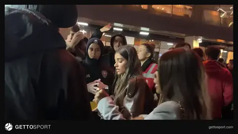 RAMS Park girişinde güvenlik görevlileri ve Inés García arasında tartışma