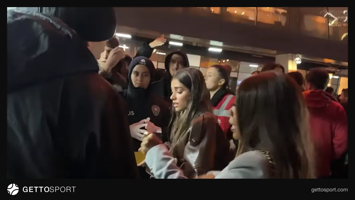 RAMS Park girişinde güvenlik görevlileri ve Inés García arasında tartışma