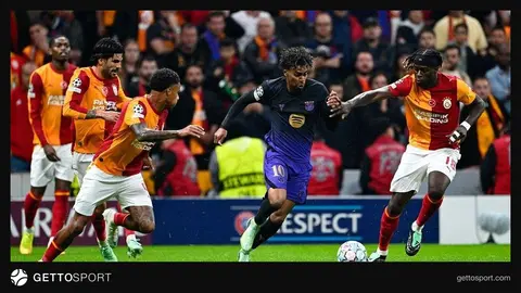 Lamine Yamal top sürerken Barcelona formasıyla gol sevincine yakın görüntü