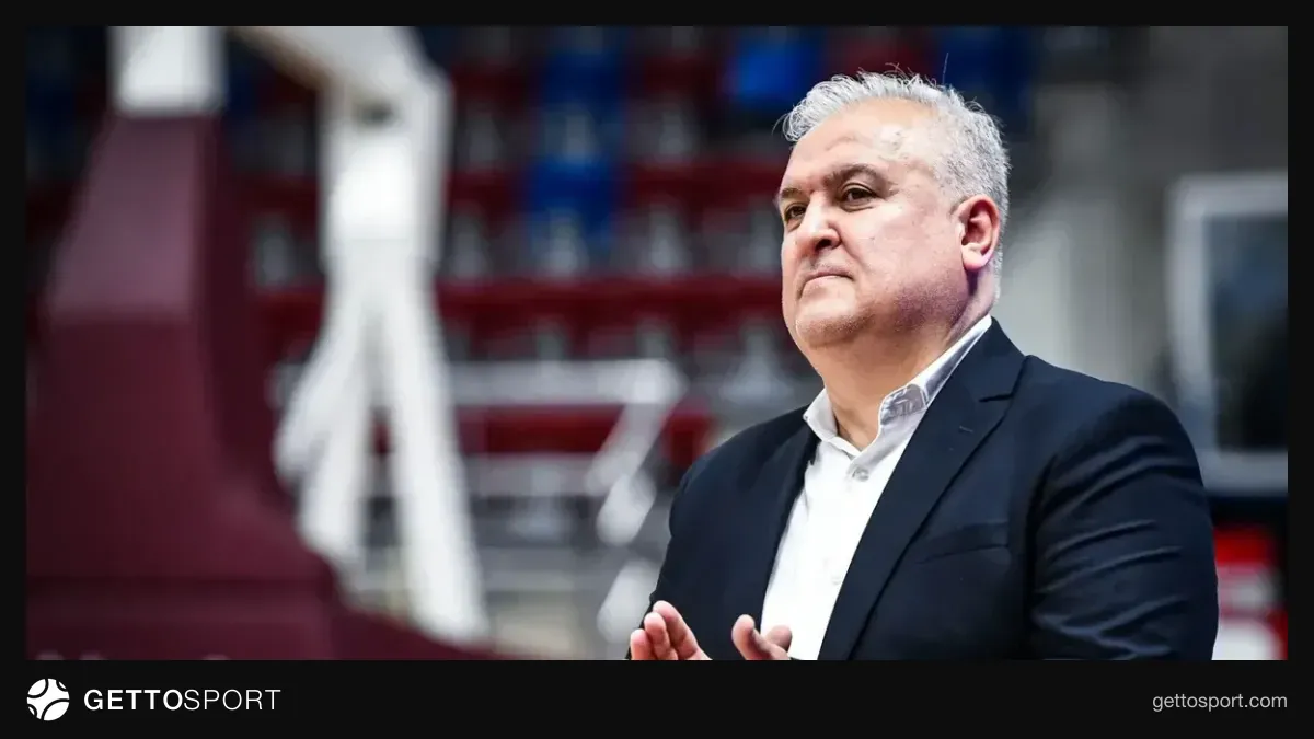 LANDAU Lions komandasının baş məşqçisi Erhan Toker matç zamanı