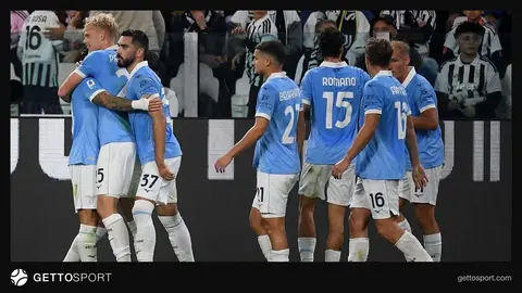 Lazio oyuncuları gol sevincini kutluyor