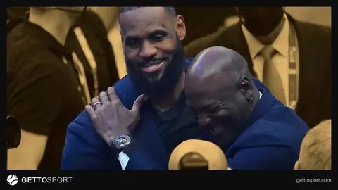 LeBron Ceyms podkastda danışarkən