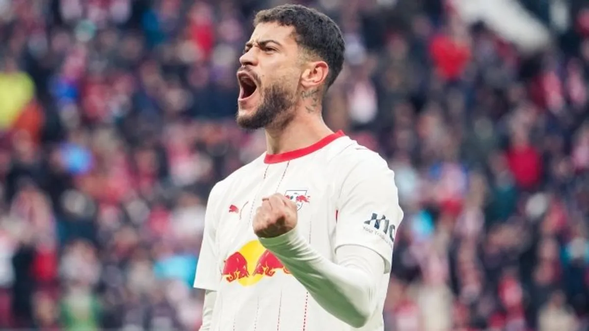 Leipzig oyuncuları gol sevinci yaşarken stadyum görüntüsü