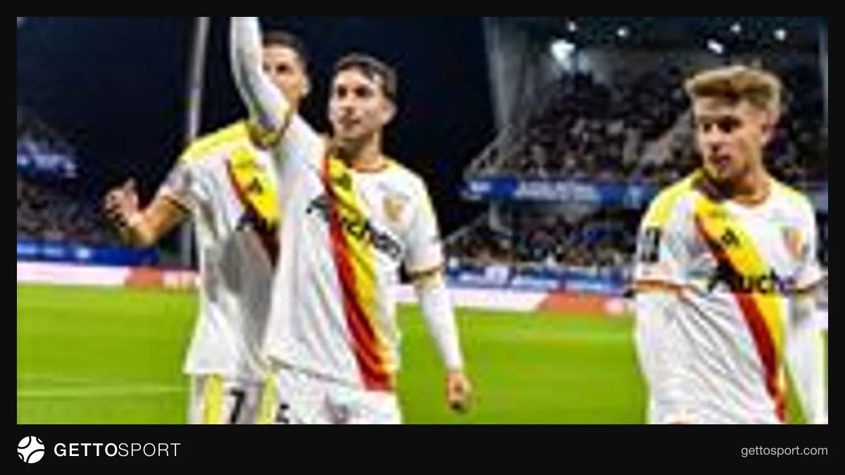 Lens oyuncuları Troyes deplasmanında sevinç gösterisi