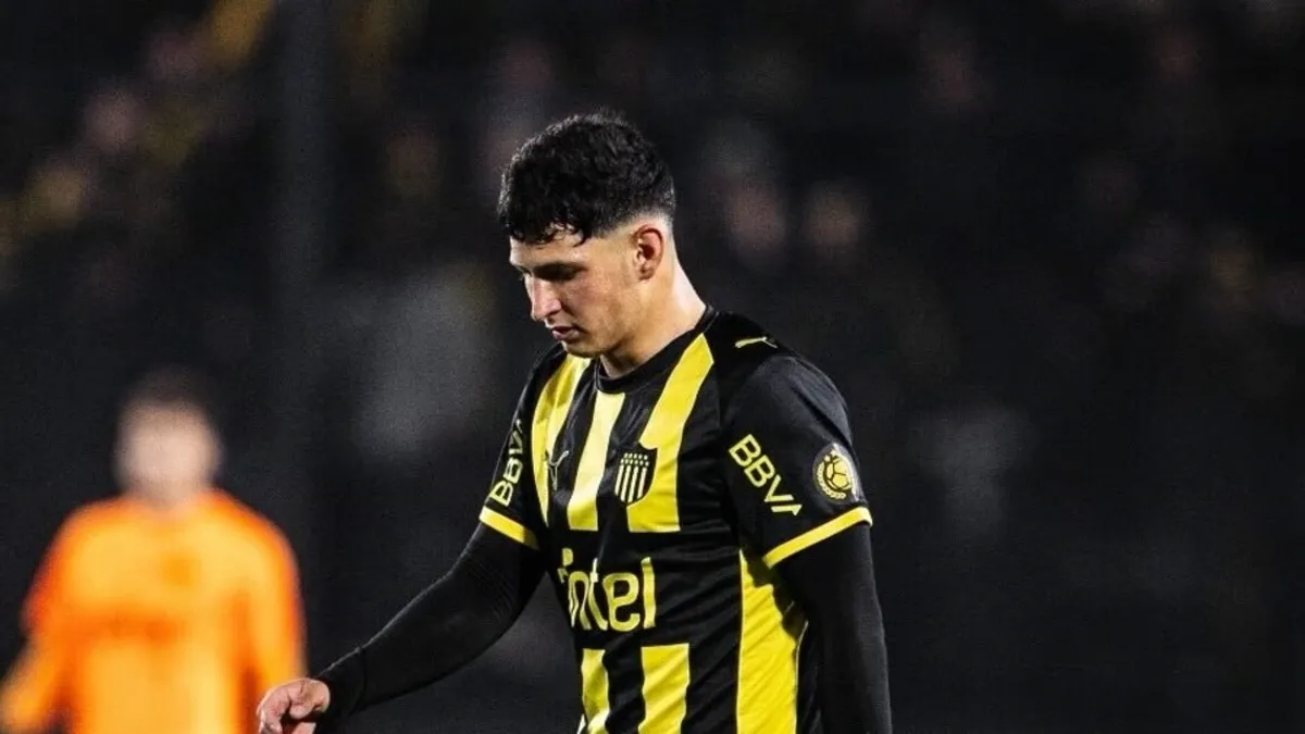 Leonel Xayme meydanda ağlarkən və ya komanda yoldaşları ilə insident zamanı