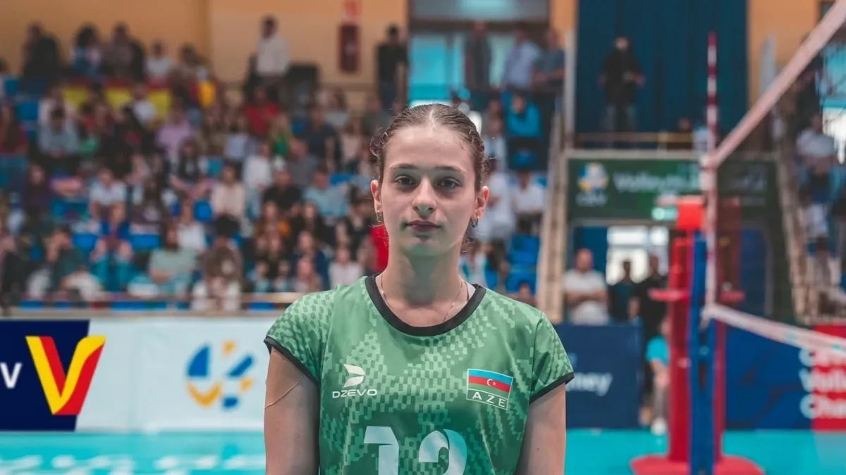 Azərbaycanın 20 yaşadək voleybol qızlar komandası Rustavida oyun zamanı