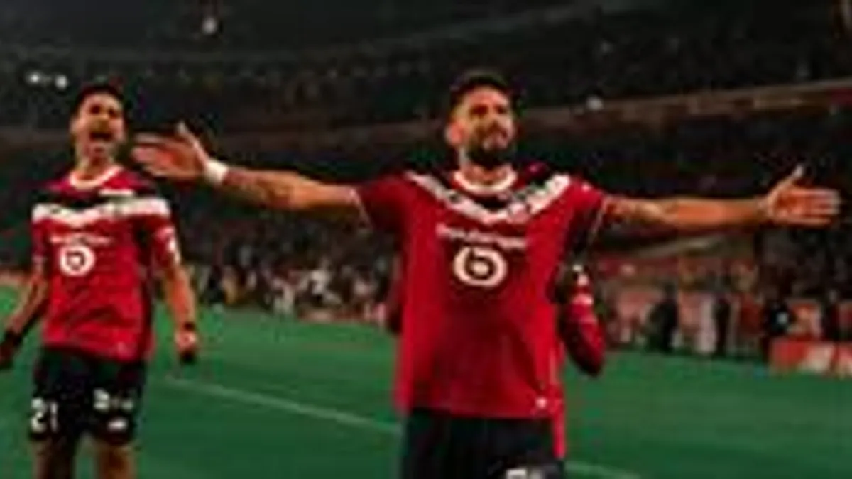 Olivier Giroud gol sevinciyle Lille formasıyla