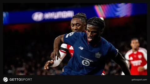 Lille futbolcuları maçta savunma yaparken