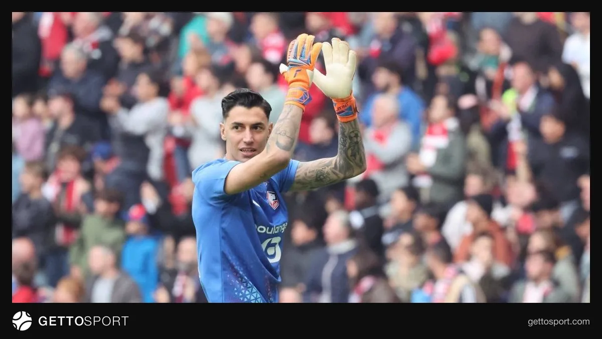 Lille forması giymiş Berke Özer ve Başar Önal antrenmanda veya maç sırasında