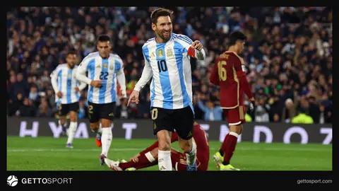 Lionel Messi Arjantin formasıyla Monumental Stadı'nda taraftarlar önünde