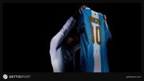 Lionel Messi Arjantin formasını giyerken veda eden paylaşımını yapıyor