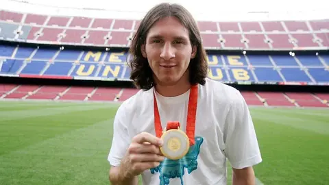 Barcelona-nın sosial şəbəkə paylaşımında Lionel Messi və təbrik mətninin görüntüsü