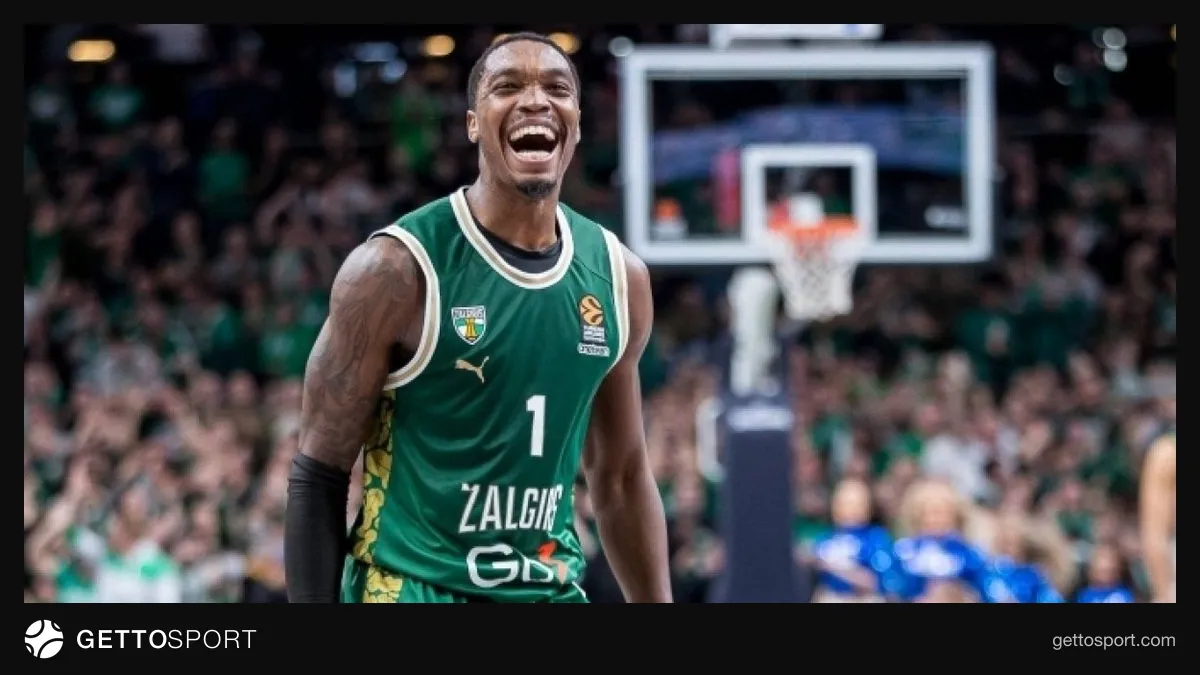 Beşiktaş formasıyla Lonnie Walker IV el sıkışırken veya fotoğraflı tanıtım görüntüsü