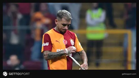 Lucas Torreira Galatasaray formasıyla basın toplantısında konuşuyor