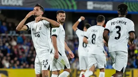 Coliseum Stadı'nda Lugano ve Getafe oyuncuları maçta