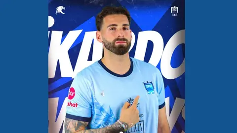 Luis Silvestr və Quima stadionda oyun zamanı